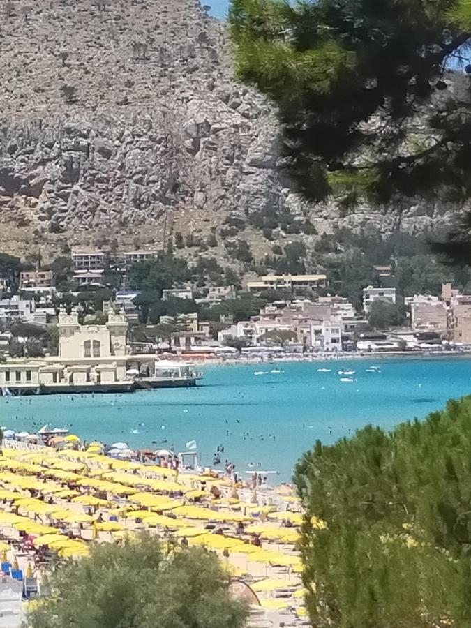 شقة مونديلّو  في Il Cristallo Sul Mare المظهر الخارجي الصورة