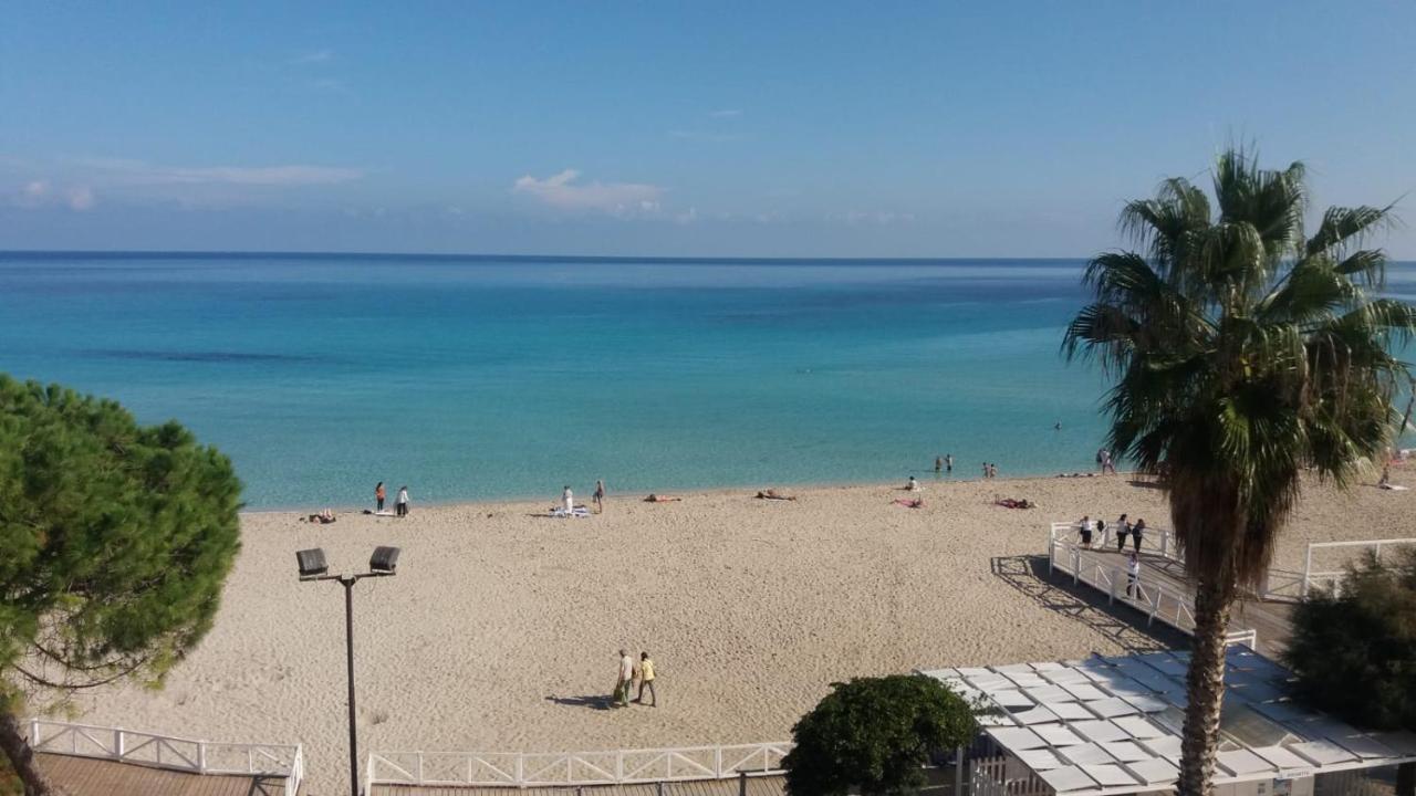 شقة مونديلّو  في Il Cristallo Sul Mare المظهر الخارجي الصورة